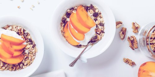 Obst & Joghurt niemals mischen!? Ist das wirklich ungesund?