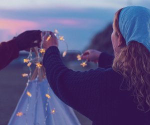 Mit dieser 2-in-1-Camping-Lichterkette von Tchibo kann die Festival-Saison kommen!