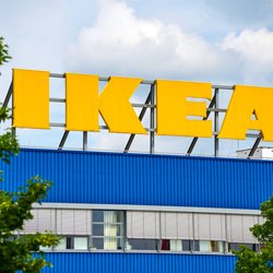Ein Hauch von Eleganz: Dieser Ikea-Schrank in Blaugrün überzeugt wie Designermöbel