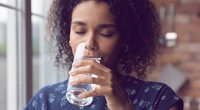 Mythos oder Wahrheit: Kann Wasser trinken beim Abnehmen helfen?