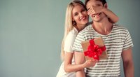 Ohne Kitsch: Romantische Geschenke für Männer