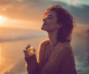 Dieses Amber-Parfum vereint herbstliche Wärme und Eleganz