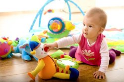 Baby 11 Monate: Motorikspielzeug Baby 11 Monate: Motorikspielzeug