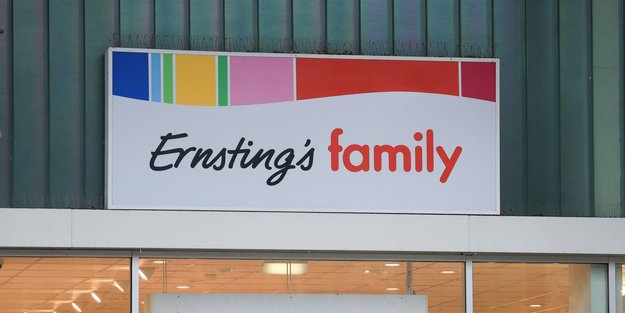 Mit zauberhaften Perlen-Designs: Diese Sommer-Sandalen von Ernsting's family musst du haben