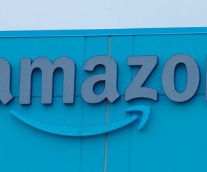 Funkelnder Karnevals-Look: Beliebte Glitzergel von Amazon sorgt für magische Effekte