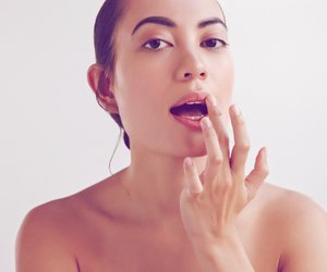 Schimmernd aber schädlich? Öko-Test prüft Lippenpflegestifte mit Glow – und nur einer überzeugt