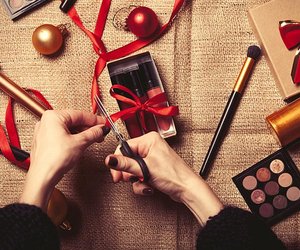 Das perfekte Beauty-Geschenk: So schenken Sie Kosmetik-Produkte richtig