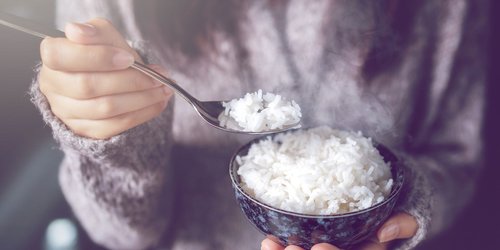 Reisdiät: Kann man mit der High-Carb-Diät wirklich schnell abnehmen?