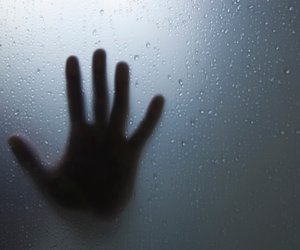 Dieser packende Thriller von Harlan Coben spielt mit deinen Ängsten