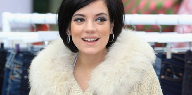 Lily Allen erlitt zwei Fehlgeburten. Endlich hat es geklappt. Lily Allen erlitt zwei Fehlgeburten. Endlich hat es geklappt.