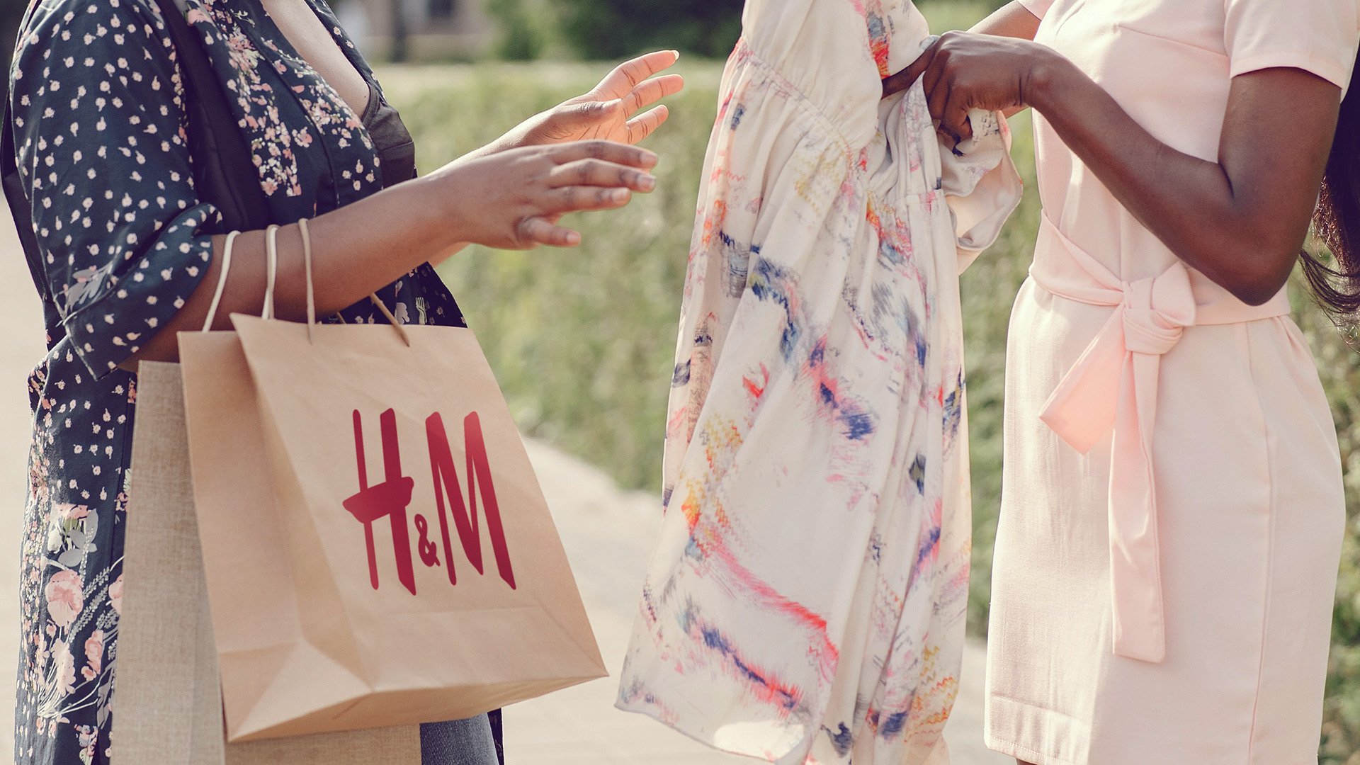 H&M Highlight: Diese wunderschönen Kaftankleider gibts jetzt bei H&M.