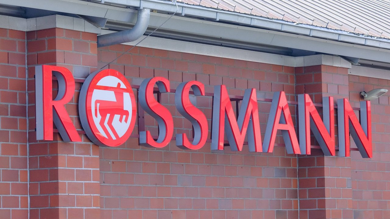 Das LED-Nachtlicht von Rossmann sorgt beim Campen für gemütliches Licht.