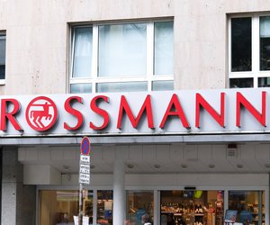 Winterzauber für die Nägel: Rossmanns funkelnder Nagellack ist ein Must-Have