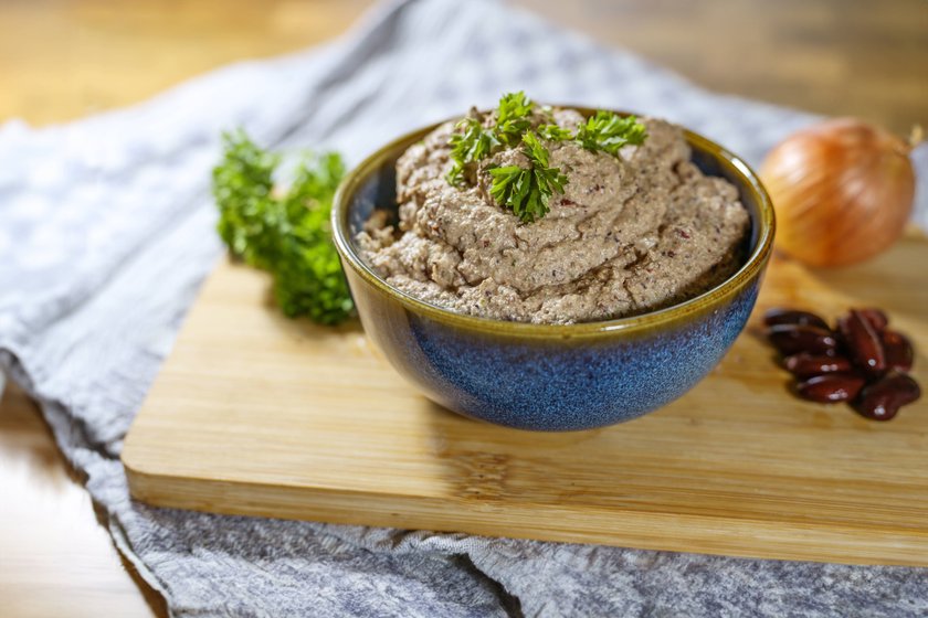 Eine Schüssel mit Leberwurst.