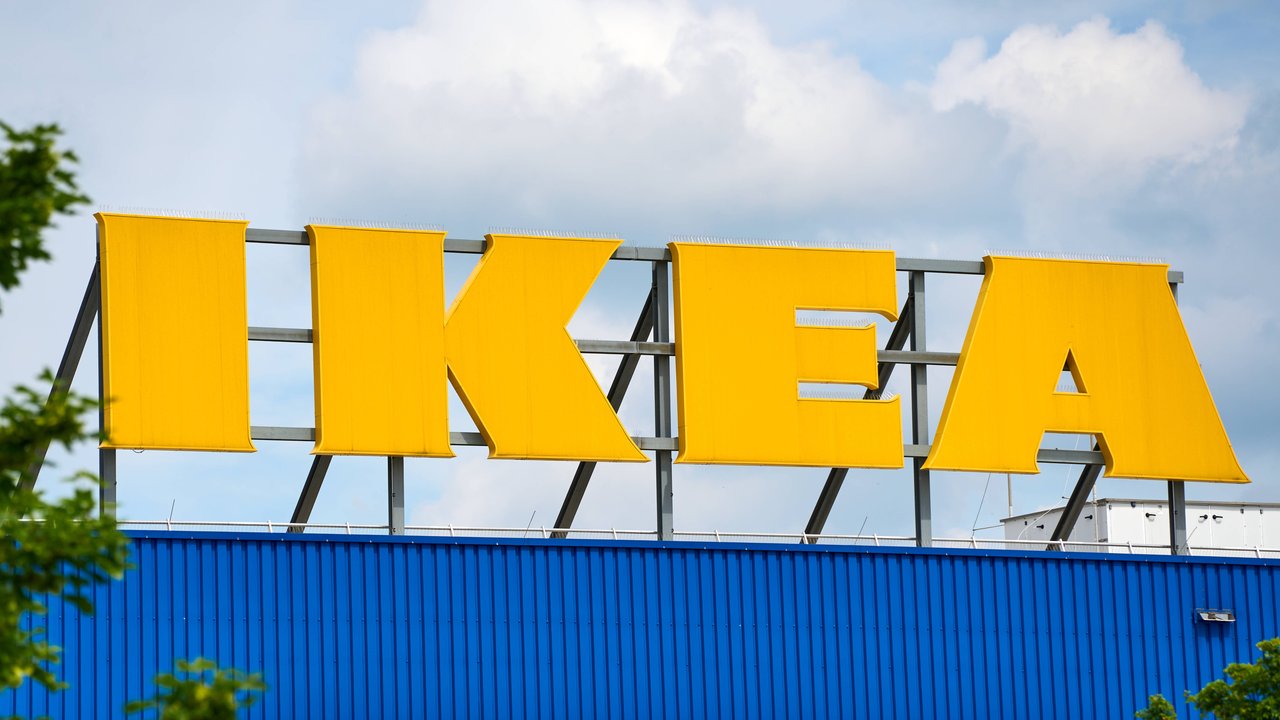 IKEA hat eine besonders praktische Leuchte für euch.