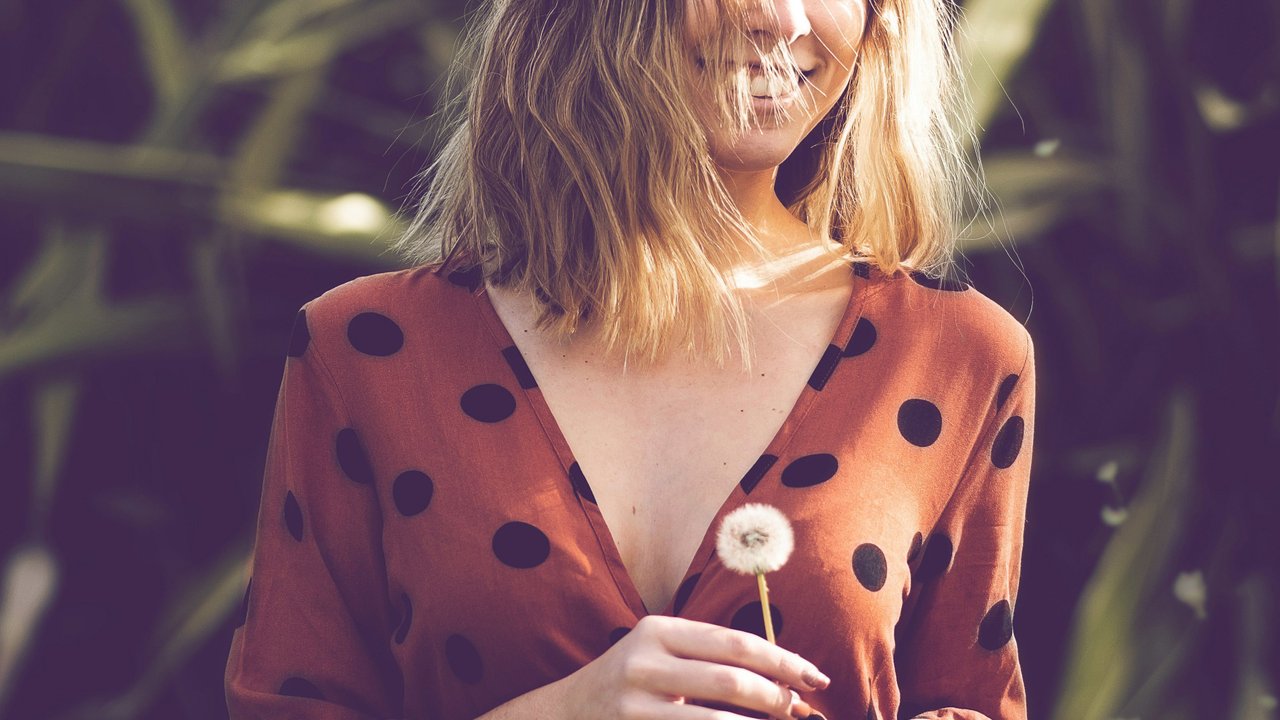 Polka Dot Nails