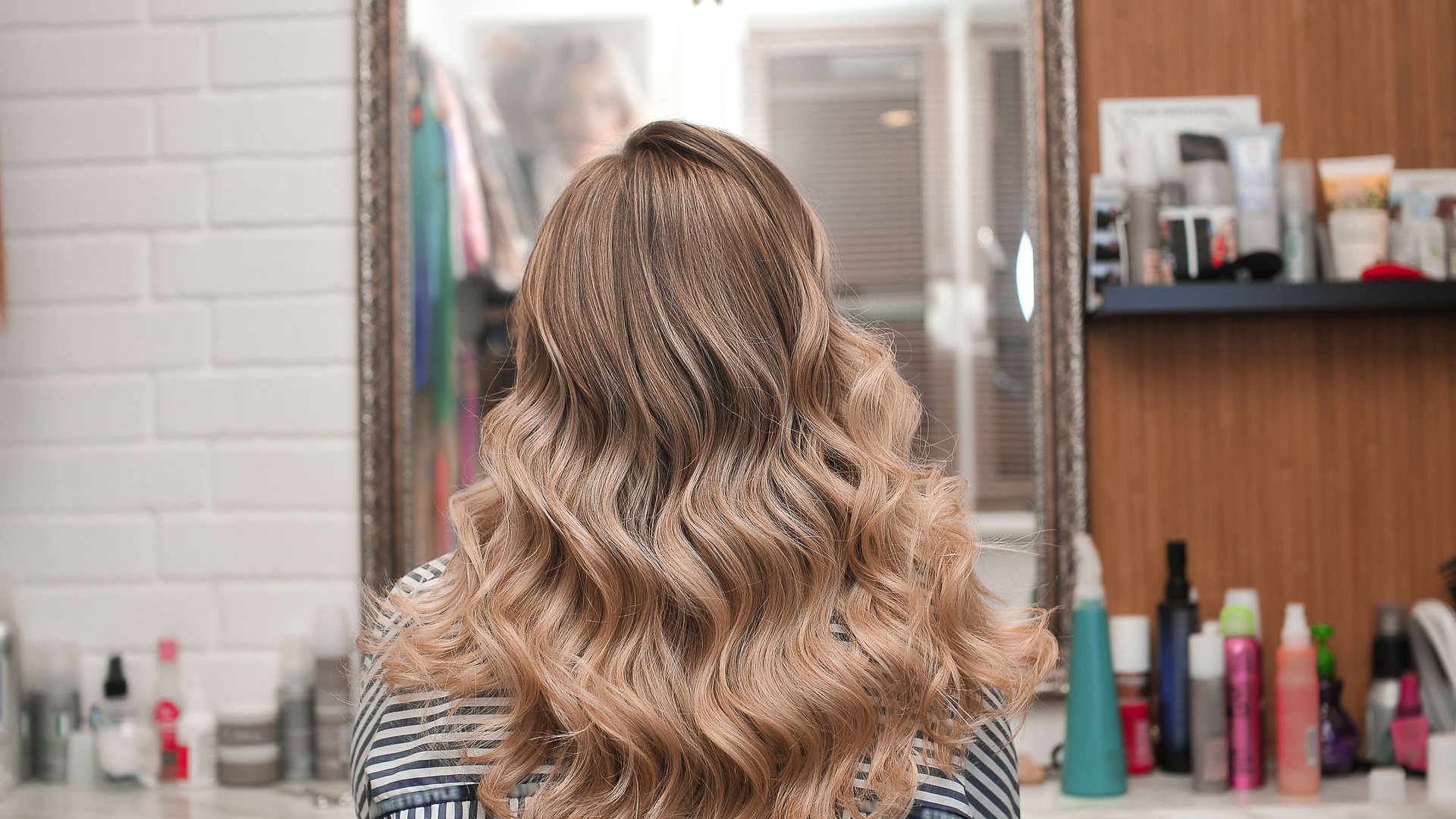 Mermaid-Hair-So-stylst-du-dir-traumhafte-Meerjungfrauen-Wellen-