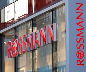 Für den perfekten Look: Alle lieben jetzt diesen Highlighter von Rossmann