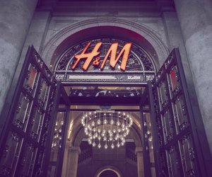Sale bei H&M: Jetzt kannst du Wintertrends viel günstiger shoppen
