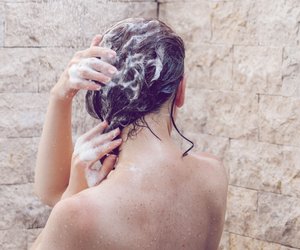 Anti-Schuppen-Shampoo im Test: Das beste Produkt kostet keine 3 Euro