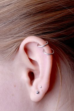 Helix Piercing Risiken Kosten Desired De