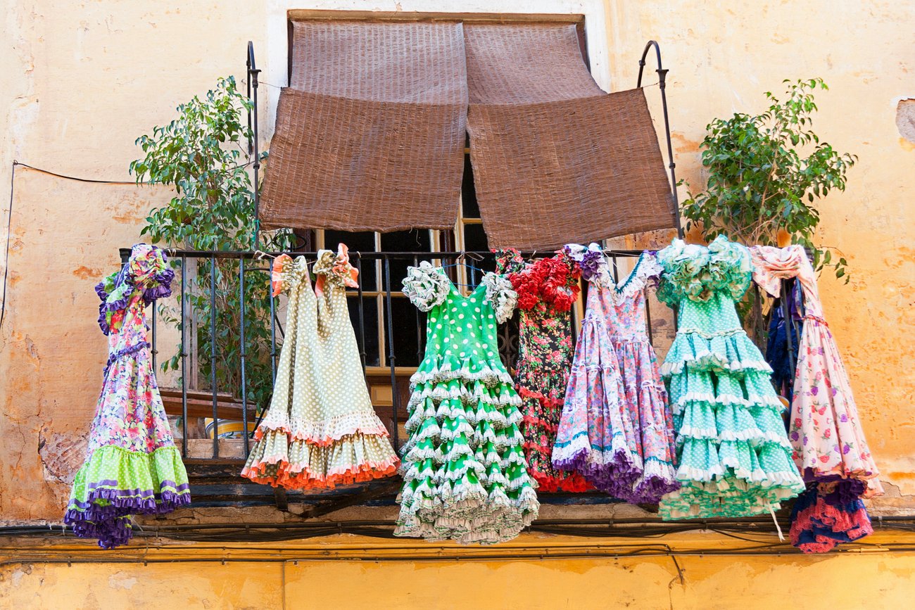 Spanische Mode: Von Zara bis Loewe – die heißesten Marken und Trends!