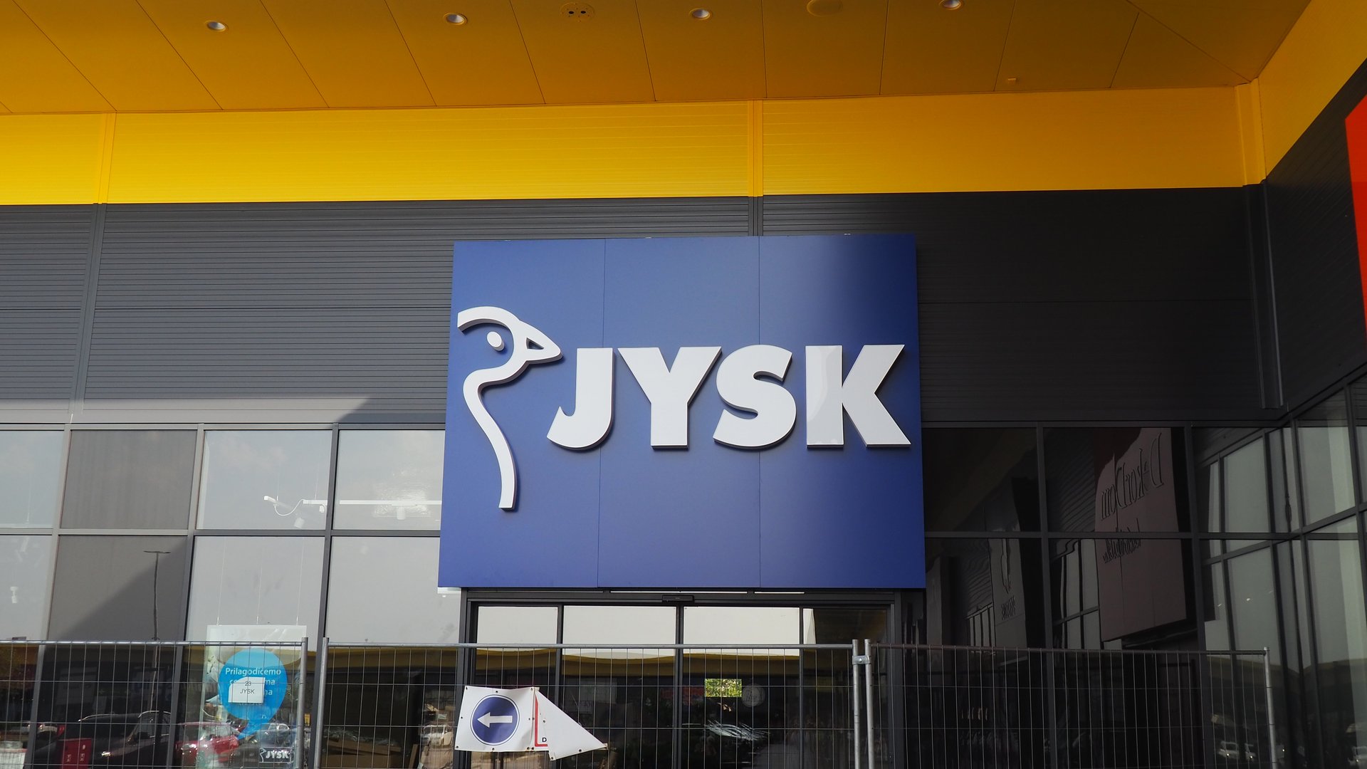 Dieser Pflanzkübel von Jysk für den Garten sieht echt teuer aus