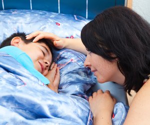 Frühe Schlafenszeit von Kindern gut für Mütter