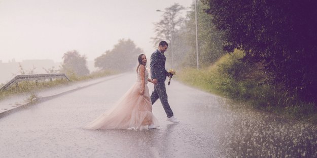 Keine Panik bei Regen! So rettest du deine Hochzeit und sorgst für magische Momente