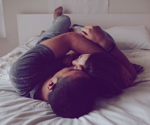 An diesen subtilen Red Flags erkennst du, dass dein Herbst-Date nur Cuffing Season mit dir spielt