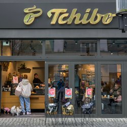 Jetzt bei Tchibo: Mit diesen LED-Echtwachskerzen bringst du Glanz in die dunkle Jahreszeit
