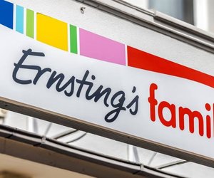 Must-Have für dein Zuhause: Die Vase in Riffel-Optik bei Ernsting's family