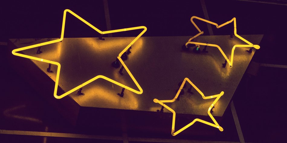 Stern-Tattoo: Diese Bedeutungen stecken hinter den schönsten Sternen-Motiven!