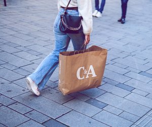 Die Frühlingstrends 2023: Warum diese Jeans auf keinen Fall fehlen darf
