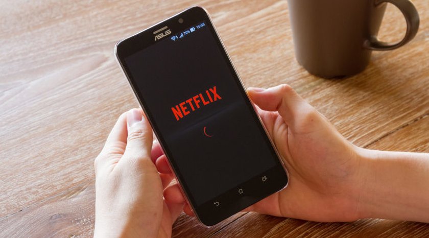 Netflix-Logo auf Handy