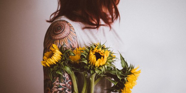 Blumen-Tattoos: 17 florale Vorlagen + Bedeutung