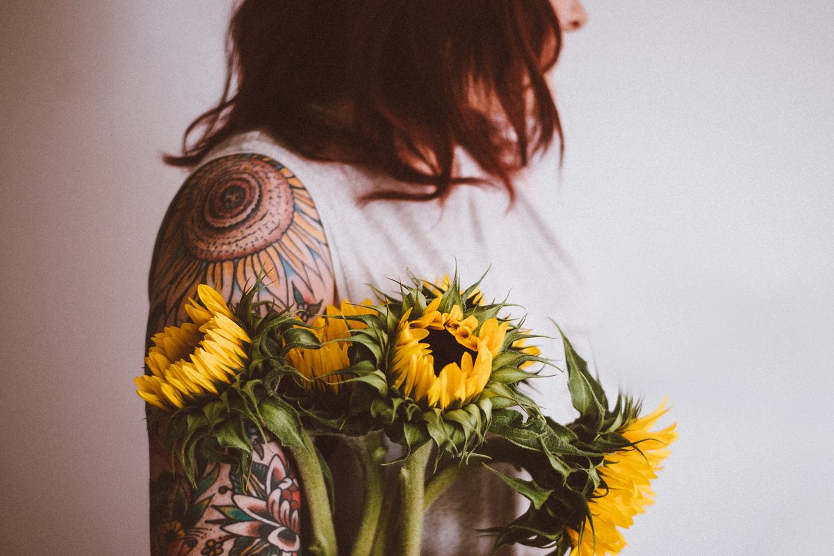 Blumen Tattoos 17 Aussergewohnliche Florale Vorlagen Bedeutung Desired De