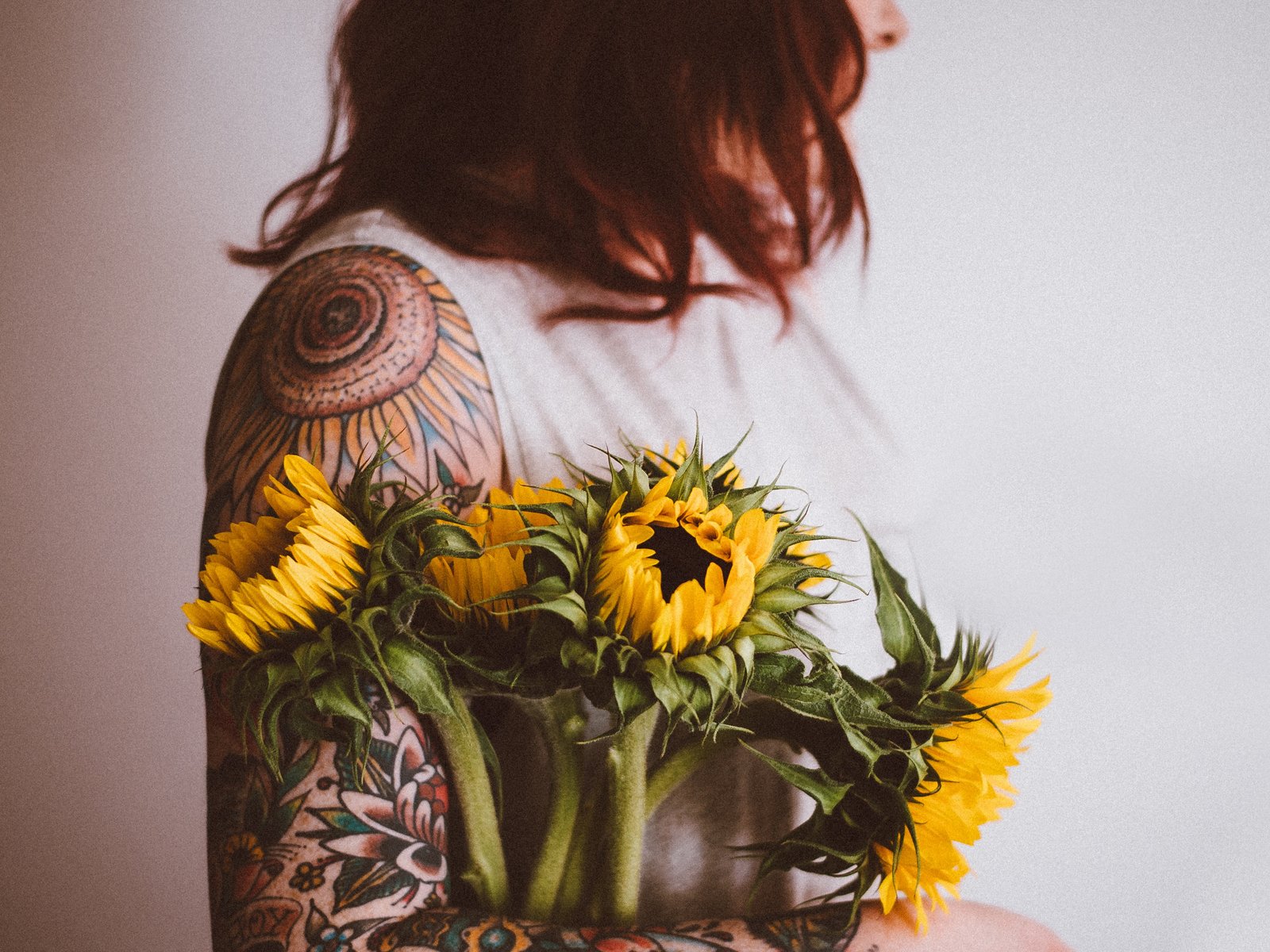 Blumen-Tattoos: 17 außergewöhnliche florale Vorlagen + Bedeutung