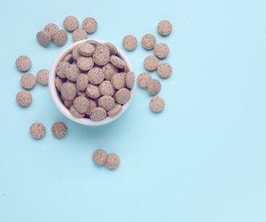 Superfood Bierhefe: Diese positiven Effekte kann es auf Haare, Haut & Co. haben