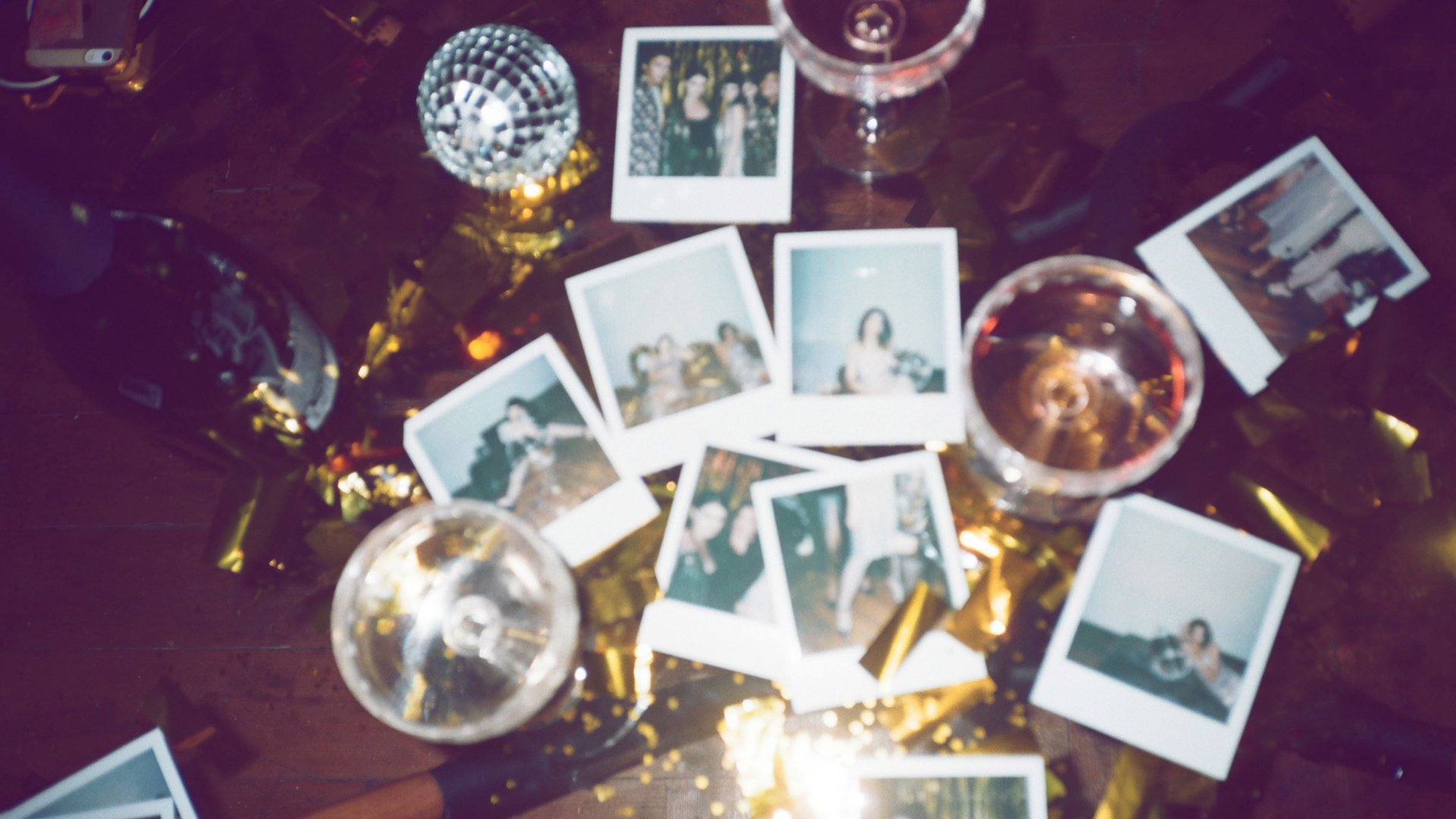 Bei-H-M-Home-findest-du-die-coolsten-Silvester-Accessoires-f-r-eine-funkelnde-Party