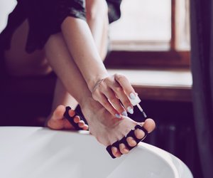 Fußnägel lackieren: Tipps & Produkte für deine Pediküre