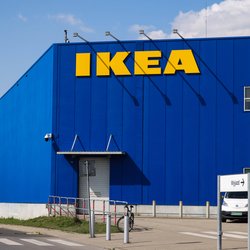 Mit extra Stauraum: Dieser praktischer Ikea-Tisch wird zum Hingucker auf deinem Balkon