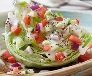 Kalorien&#x20;von&#x20;Eisbergsalat&#x3A;&#x20;Was&#x20;steckt&#x20;im&#x20;beliebten&#x20;Salat&#x3F;