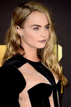 Cara Delevingne Augenbrauen Cara Delevingne Augenbrauen