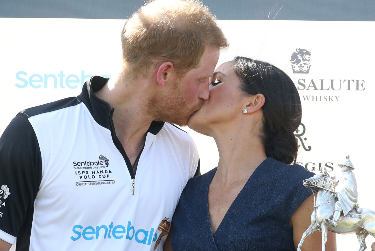 Harry und Meghan küssen sich Harry und Meghan küssen sich