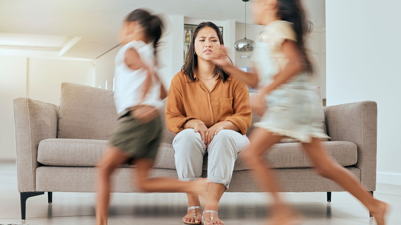 Mutter-Burnout: So erkennst du die Warnsignale & was du tun kannst