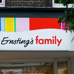 Kerzenromantik zum Valentinstag: Die schicken Teelichthalter von Ernsting's family mit Herzmotiv