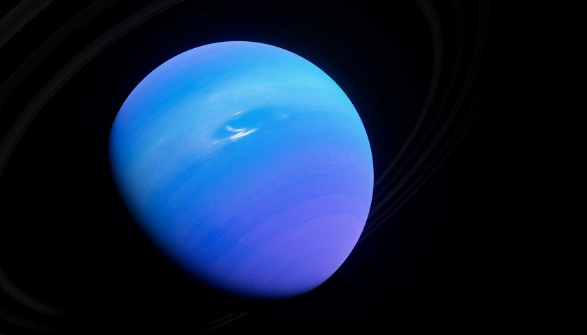 Uranus ist ein auffällig blauer Planet.