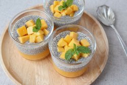 Chia-Samen-Pudding mit Mango Chia-Samen-Pudding mit Mango