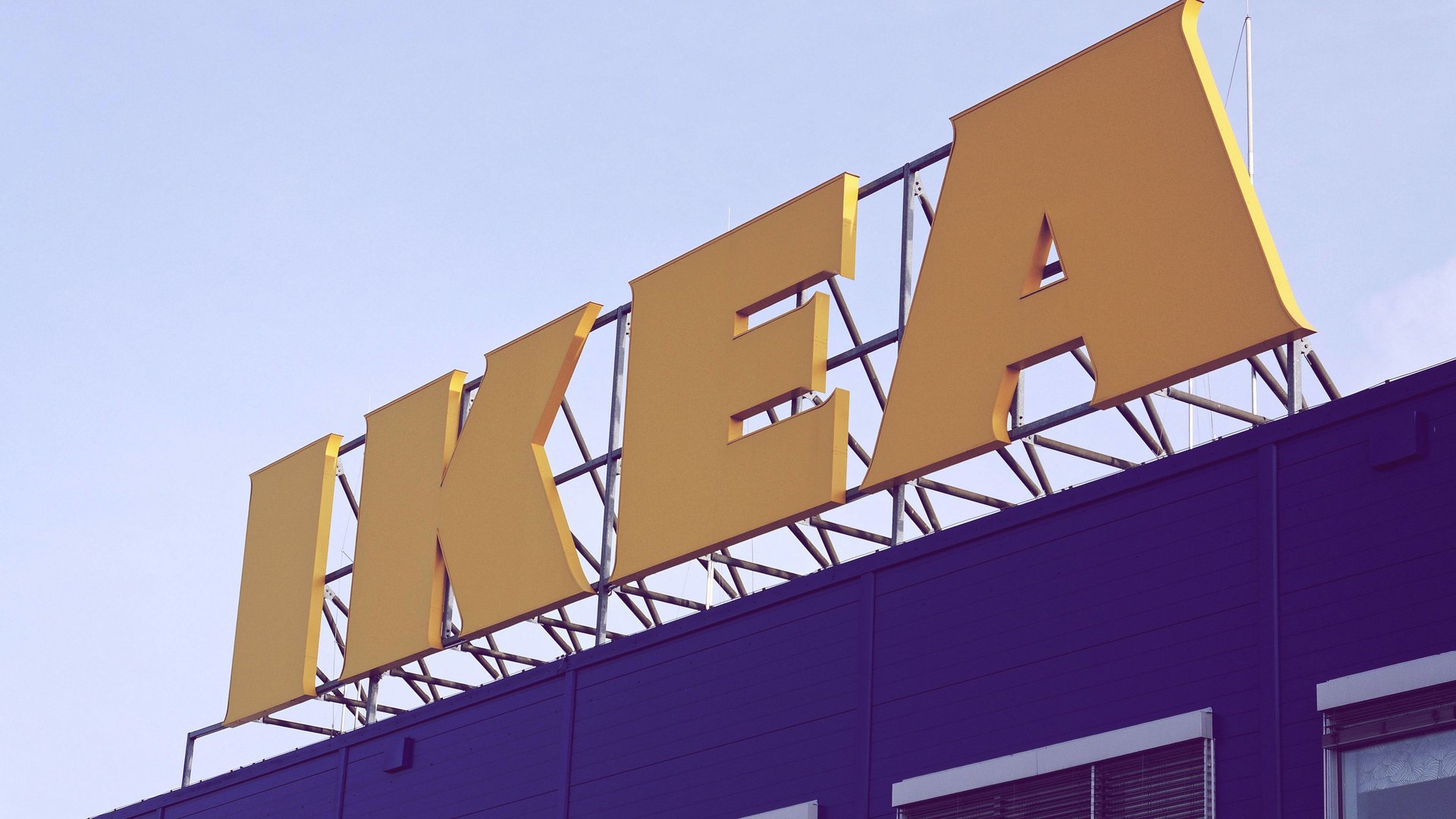 Diese-Ikea-Tischlampe-sieht-aus-wie-ein-teures-Vintage-Teil-kostet-aber-nur-20-Euro-